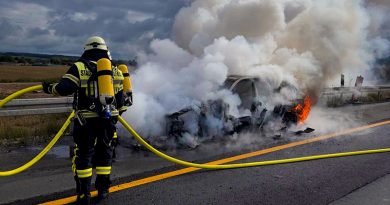 Pkw-Brand auf der Autobahn bei Schlüsselfeld