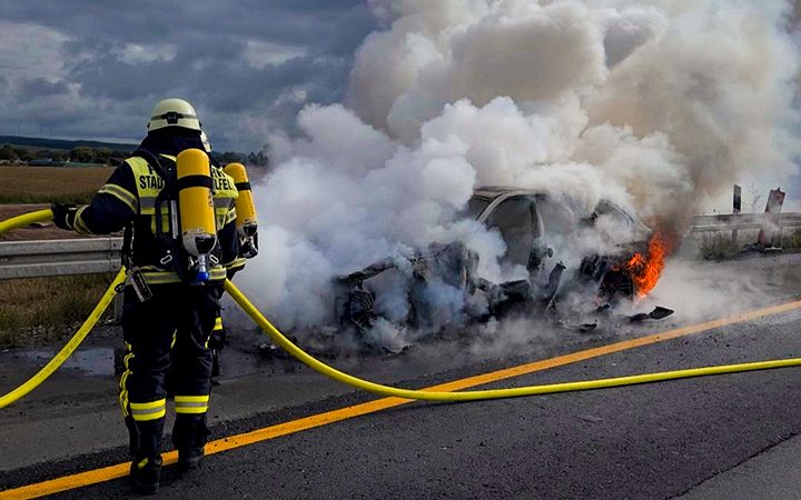 Pkw-Brand auf der Autobahn bei Schlüsselfeld