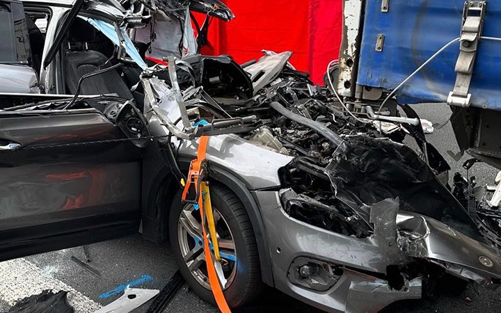 Schwerer Unfall auf A3 Lkw Pkw