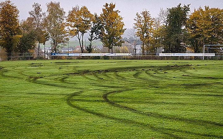 Mutwillige Zerstörung auf dem Gelände des FV Elsendorf Fußballplatz verwüstet