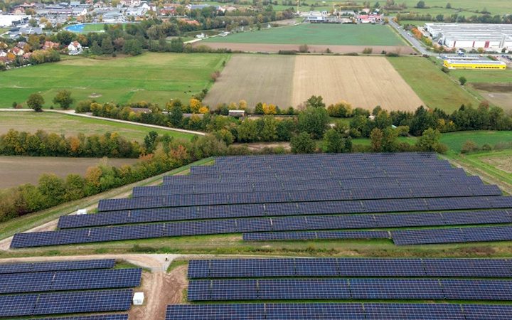 Neue Photovoltaikanlage in Burgebrach setzt Maßstäbe für erneuerbare Energien PV-Anlage