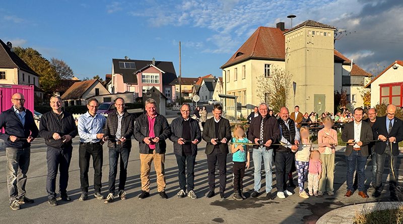 Verkehrsfreigabe Ortsdurchfahrt Treppendorf Strasse Treppendorf Politiker