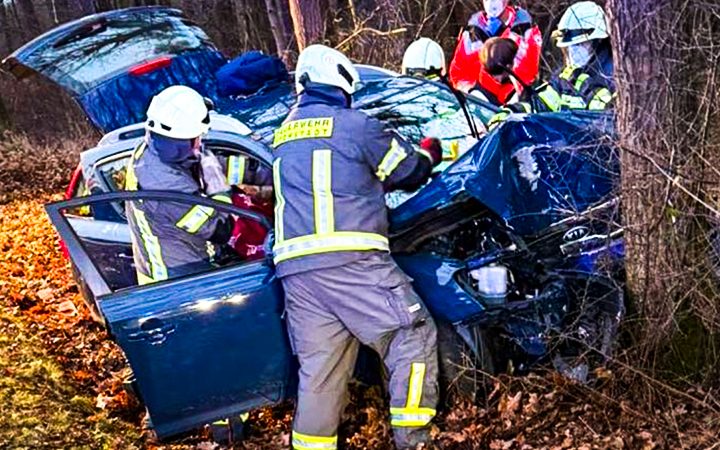 Zwei Verletzte bei Verkehrsunfall nahe Höchstadt Richtung Weisendorf