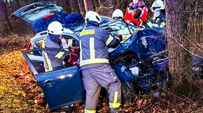 Zwei Verletzte bei Verkehrsunfall nahe Höchstadt Richtung Weisendorf